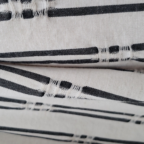 Universal Thread Linen Striped Open Front Kimono - Picture 4 of 12